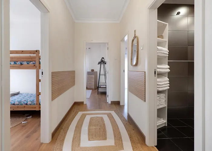 Vitoriahouse - Your Little Corner